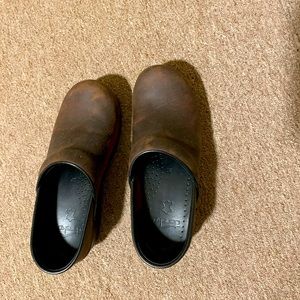 Dansko Clogs Brown Oiled. Barely worn.